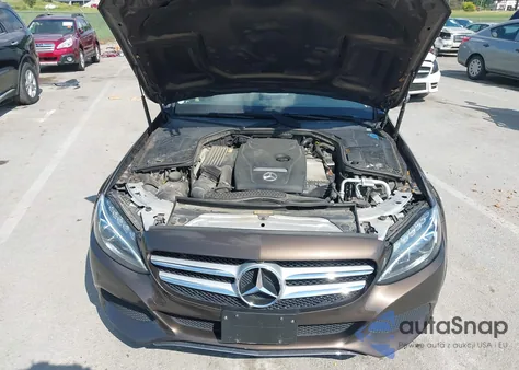 2017 Mercedes-Benz C 300 из США, поврежденный, VIN 55SWF4JBXHU222573